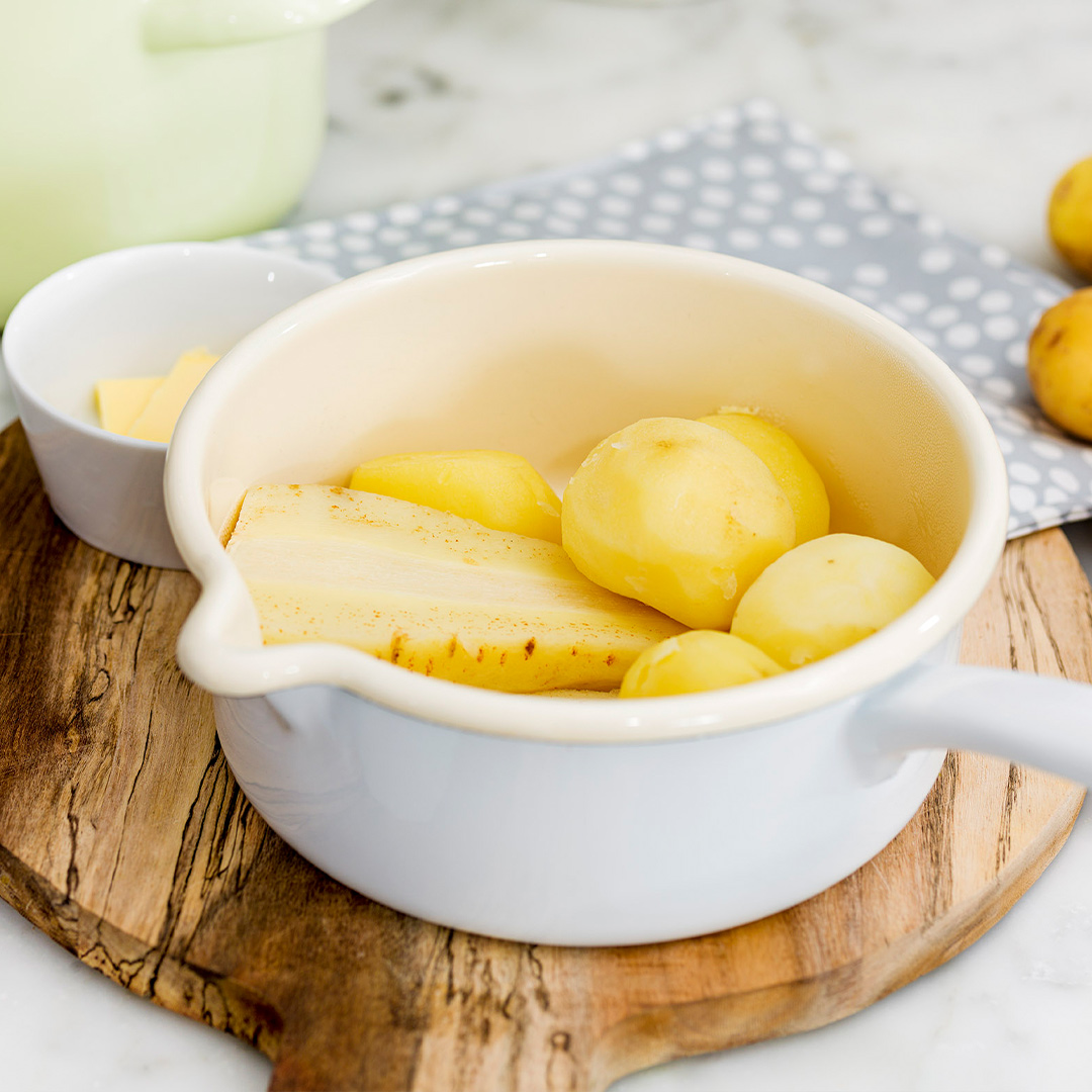 parsnip and potato pure in the making